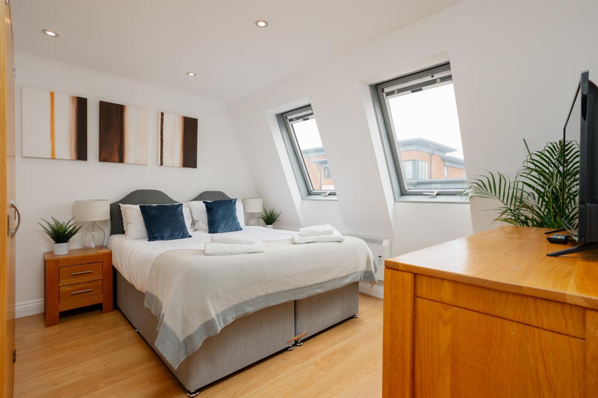 Starhost Residences - Central 3 Bed Apartment At Regents Court, Newbury Newbury  Exterior foto