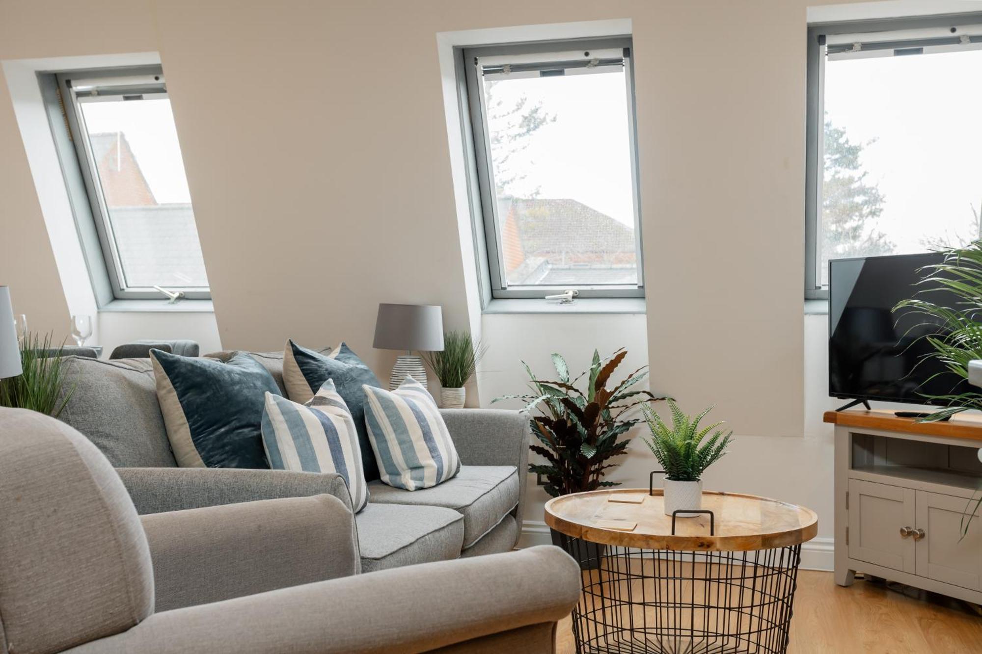 Starhost Residences - Central 3 Bed Apartment At Regents Court, Newbury Newbury  Exterior foto